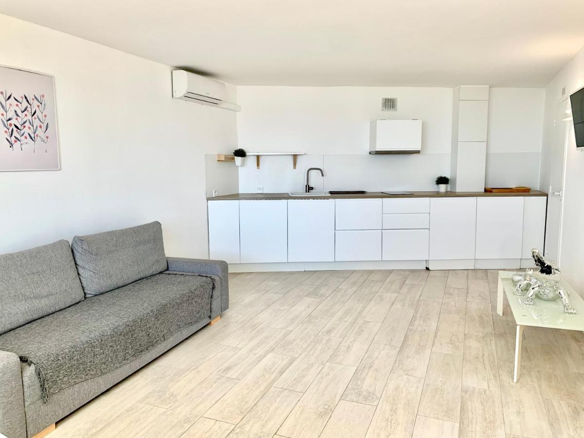 Loft Marina Direct Plage Apartment วิลล์เนิฟ-ลูเบ ภายนอก รูปภาพ